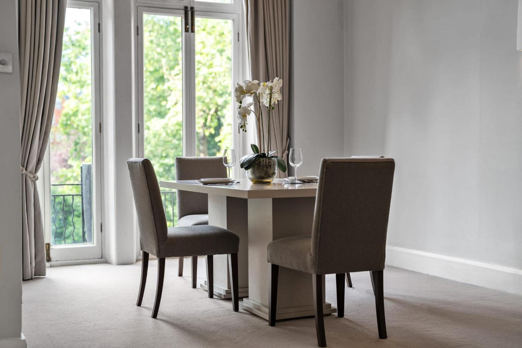 Knightsbridge - Hans Place Apartments Лондон Екстер'єр фото